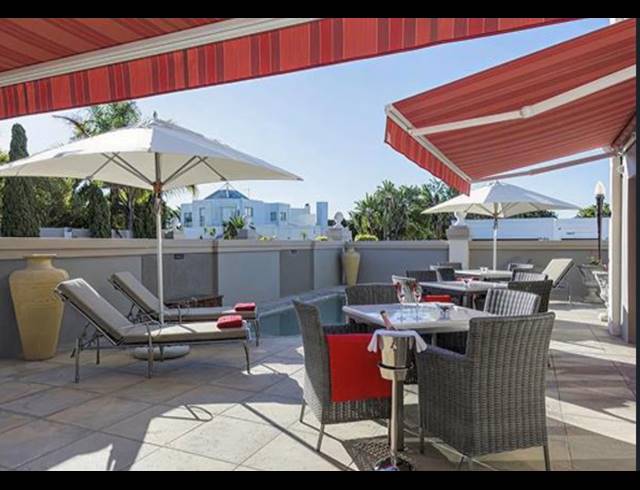 560M² HOTEL FOR SALE IN SUMMERSTRAND